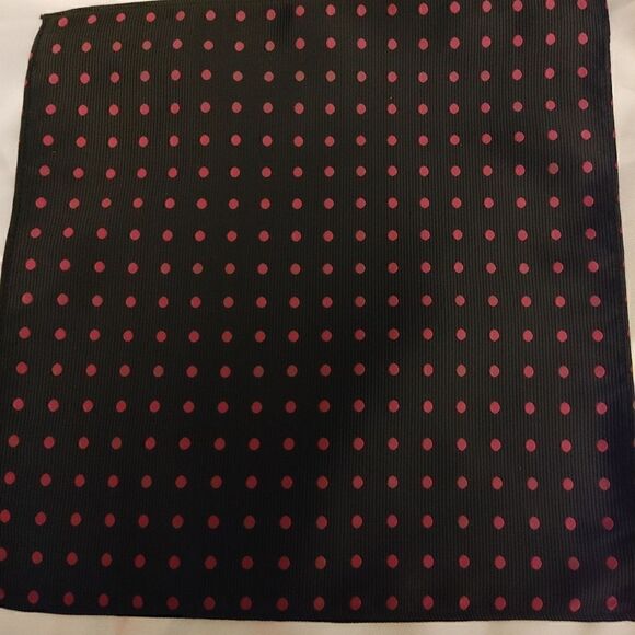 ALLURE MEN'S MULTI-DOT POCKET SQUARE. - Picture 1 of 3